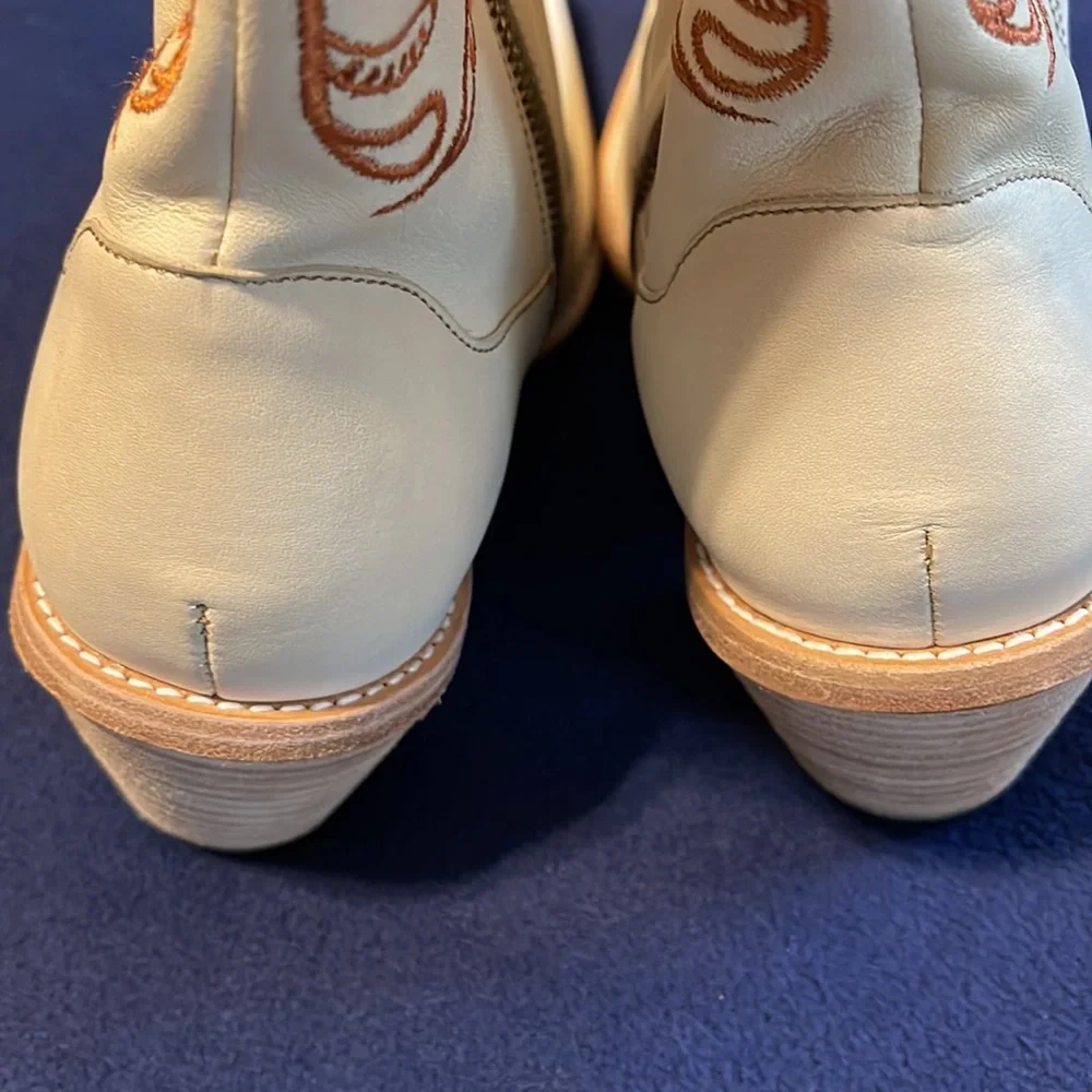 NEW Anthropologie Italian Cowboy boots cream with stitching size 7 (37.5) - Picture 4 of 9